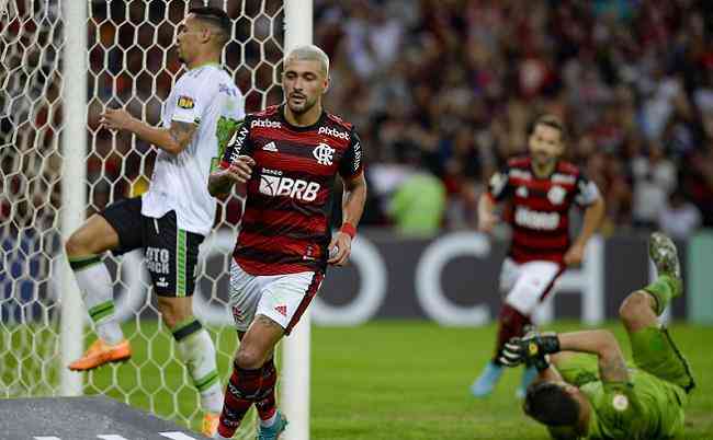 Arrascaeta marcou o segundo do Flamengo na vitória sobre o América