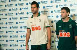 Em 2011, Cruzeiro e Reebok também lançaram uniforme verde em homenagem ao Palestra Itália.