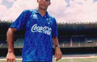 Ronaldo - 22 gols em 1994 (Cruzeiro campeo)