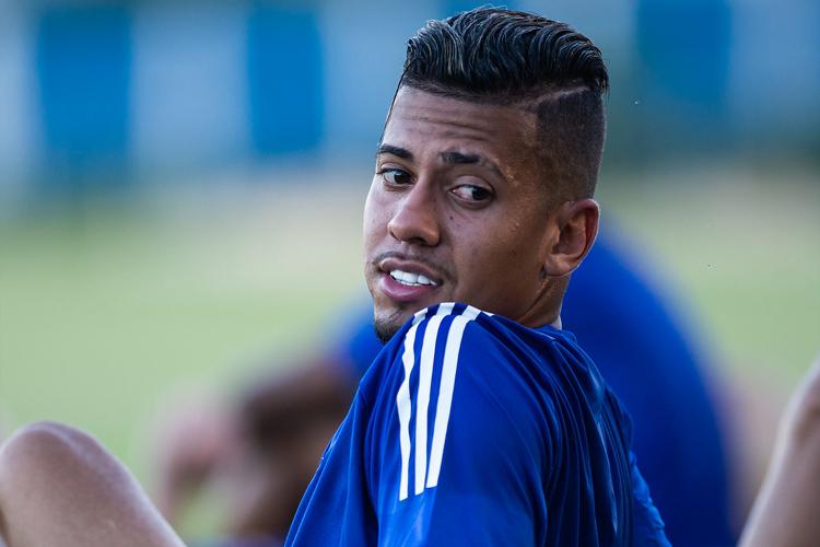 Red Bull Bragantino faz consulta por Weverton e sinaliza com oferta por lateral do Cruzeiro