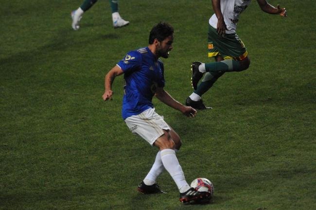 Fotos do duelo entre Cruzeiro e Sampaio Corra, no Independncia, em Belo Horizonte, pela 18 rodada da Srie B do Campeonato Brasileiro