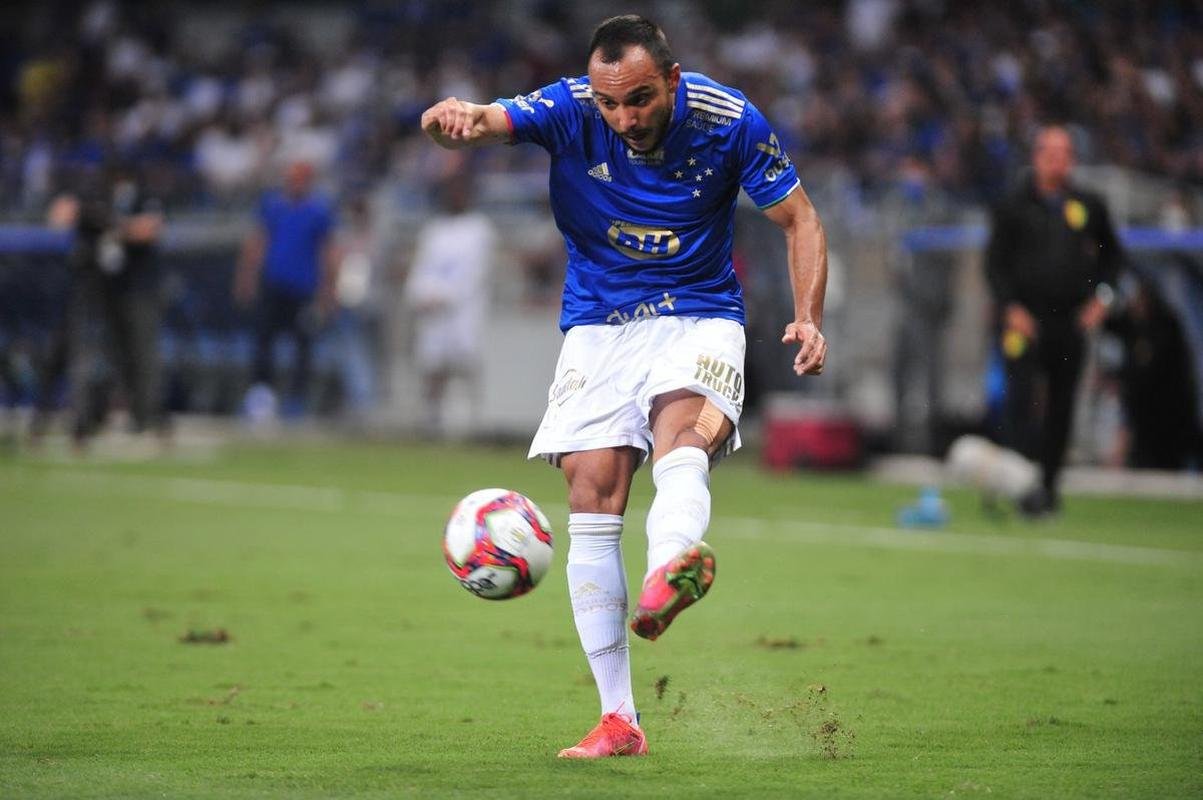 Fotos da partida entre Cruzeiro e Brusque, no Mineiro, em BH, pela 35 rodada da Srie B do Brasileiro