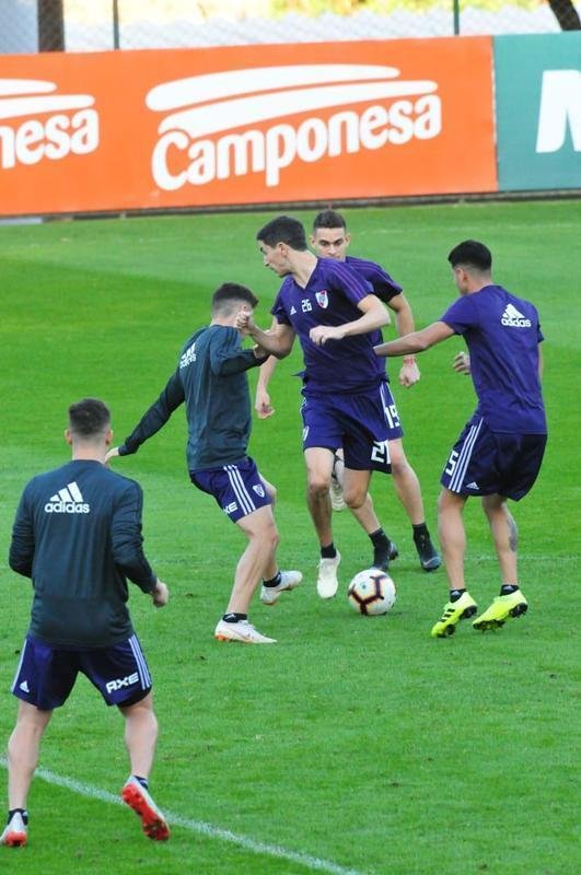 Com uma atividade na Cidade do Galo, River encerrou a preparao para o duelo com o Cruzeiro