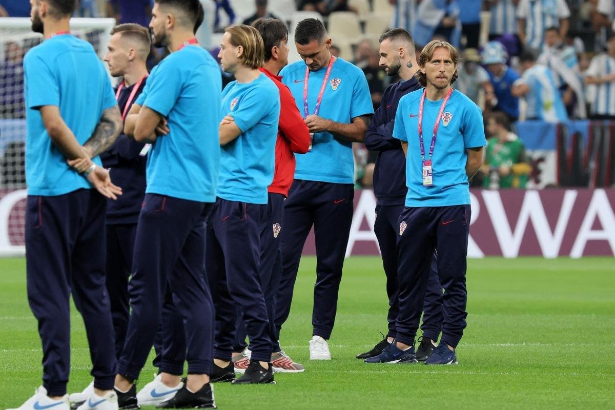 Imagens das torcidas de Argentina e Crocia no duelo pela semifinal da Copa do Mundo do Catar, no estdio Lusail