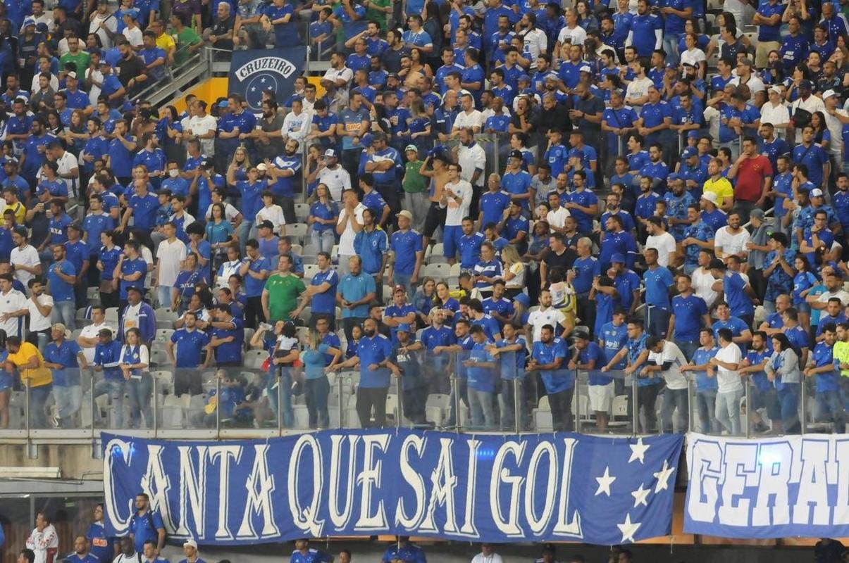 Torcida do Cruzeiro deu show mais uma vez e lotou o Mineiro na partida contra o CRB pela 11 rodada da Srie B