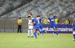 Imagens da partida entre Cruzeiro e Nacional, no Estdio Mineiro