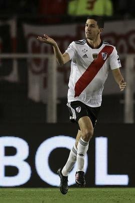 Ignacio Fernndez (29 anos) -  conhecido como Nacho Fernndez. Foi revelado pelo Gimnasia y Esgrima. Em 2016, acertou com o River. Disputou 40 partidas na ltima temporada e marcou cinco gols. Participou das campanhas da Libertadores (2018) e da Recopa Sul-Americana (2019).