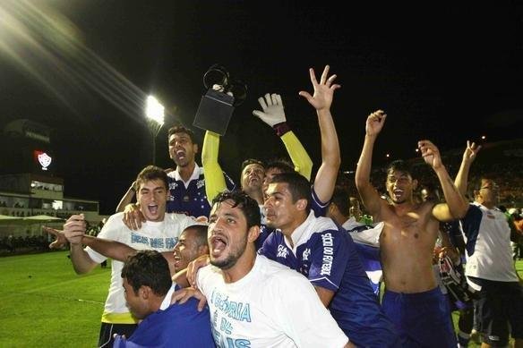 Festa dos jogadores do Cruzeiro no Barrado com a conquista do tricampeonato brasileiro