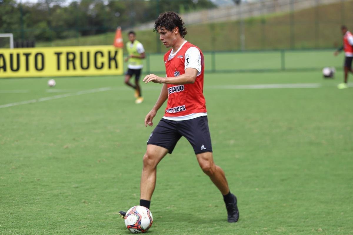 Depois da derrota para a Caldense, por 2 a 1, em Poços de Caldas, jogadores do Atlético voltaram ao trabalho nesta sexta-feira na Cidade do Galo.