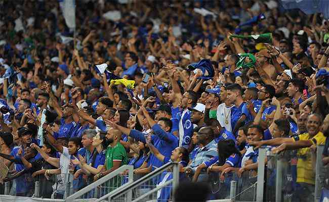 Mais de 22 mil torcedores acompanharam a vitória do Cruzeiro sobre o Athletic, por 2 a 0, pelo Campeonato Mineiro