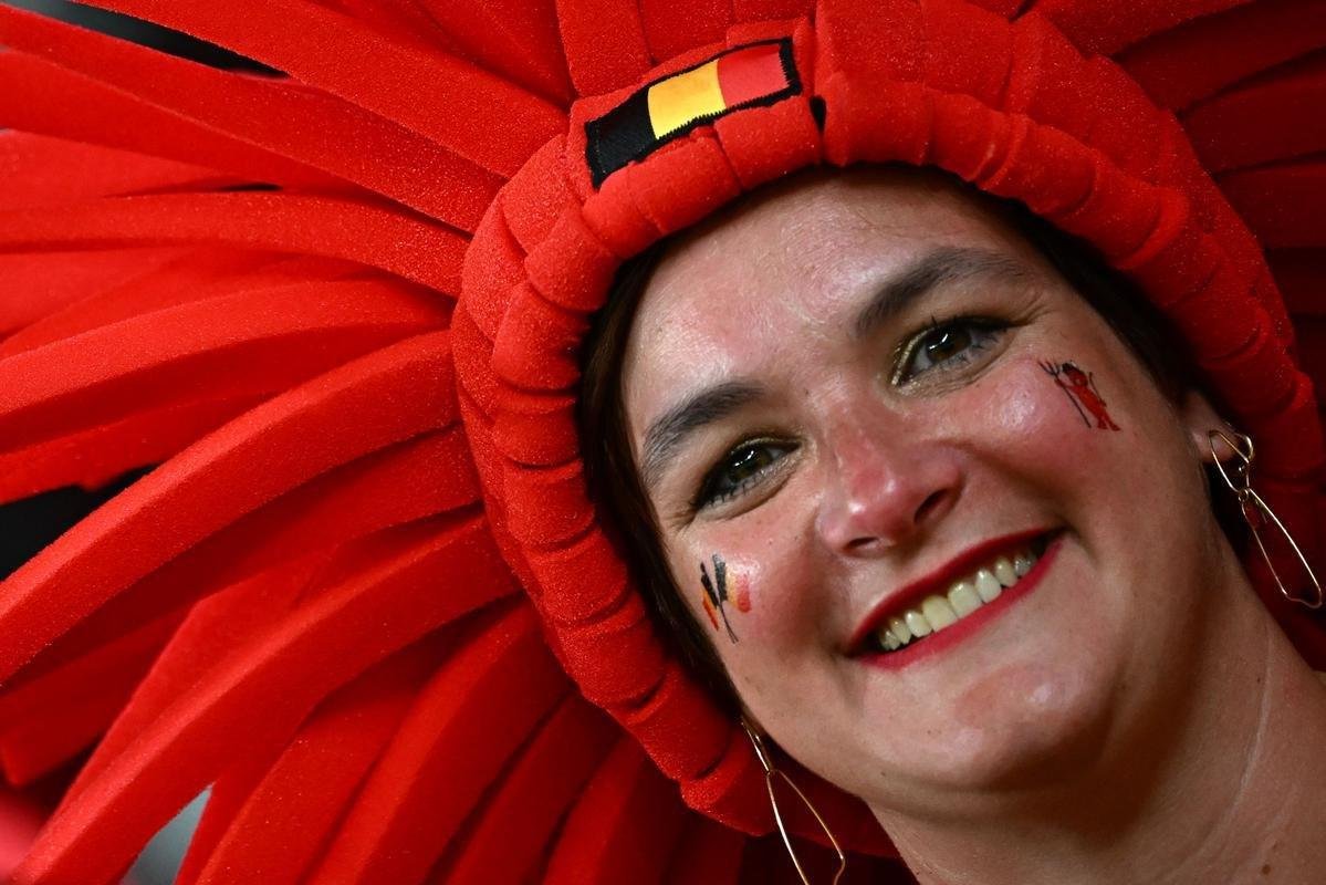 Torcedores de Blgica e Canad no jogo pela Copa do Mundo