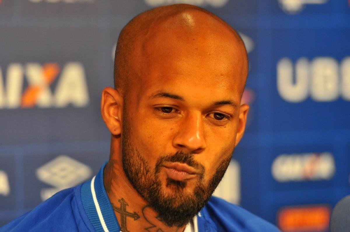 Fotos da apresentao do volante Bruno Silva no Cruzeiro (Ramon Lisboa/EM D.A Press)