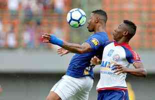 Cruzeiro e Bahia fizeram duelo de encerramento da temporada no estdio de Pituau e empataram sem gols