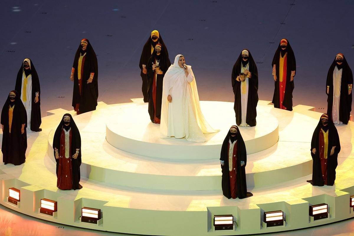 Fotos da cerimnia de encerramento da Copa do Mundo de 2022, no Catar, no Estdio Icnico de Lusail, antes do duelo entre Argentina e Frana