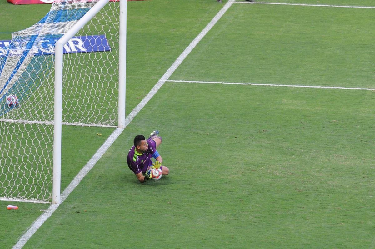 Fotos do empate por 0 a 0 entre Cruzeiro e Tombense, no Mineiro, em Belo Horizonte, pela sexta rodada do Campeonato Mineiro de 2021. Goleiro cruzeirense Fbio pegou um pnalti cobrado por Paulinho Dias e evitou o revs.