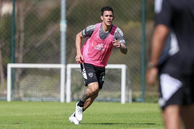 Fotos do treino do Atl�tico na Cidade do Galo nesta quinta-feira (7). Jair fez atividades com bola, mas pouco contato, enquanto Keno fez trabalhos leves com bola e corridas em campo.