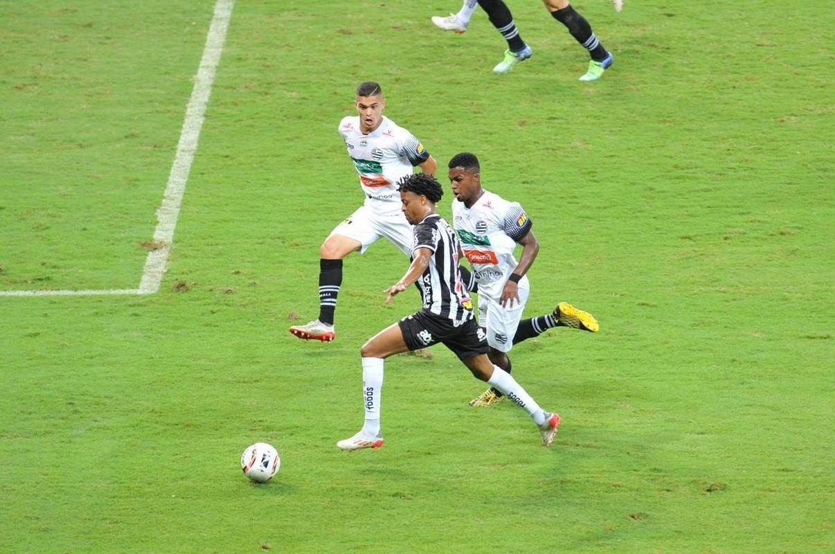 O Atltico recebeu o Athletic nesta tera-feira (15), no Mineiro, em Belo Horizonte. A partida, vlida pela 7 rodada do Campeonato Mineiro de 2022, marcou o centsimo jogo do goleiro Everson com a camisa do Galo.