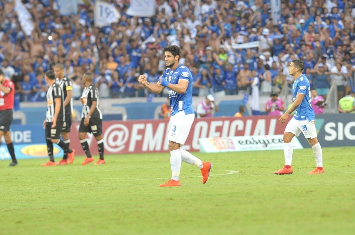 Fotos do segundo tempo do clssico entre Cruzeiro e Atltico, pela final do Mineiro