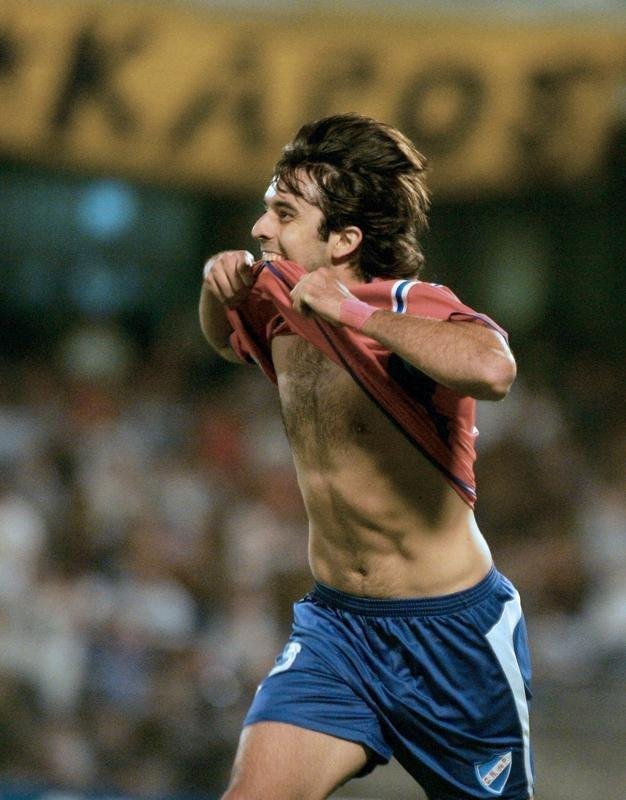 Em 2006, o Nacional-URU passou com duas vitrias, trs empates e uma derrota. O time foi eliminado nas oitavas de final.