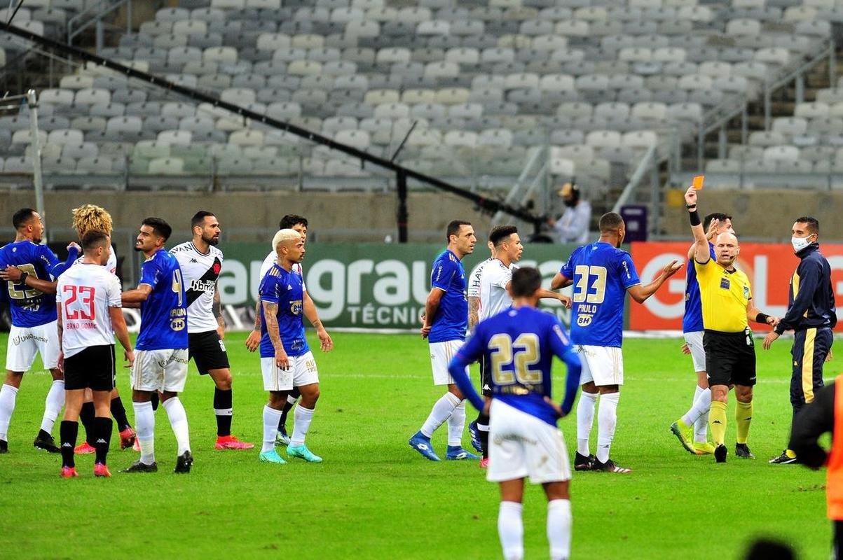 Fotos do jogo entre Cruzeiro e Vasco, no Mineiro, em Belo Horizonte, pela sexta rodada da Srie B do Brasileiro de 2021