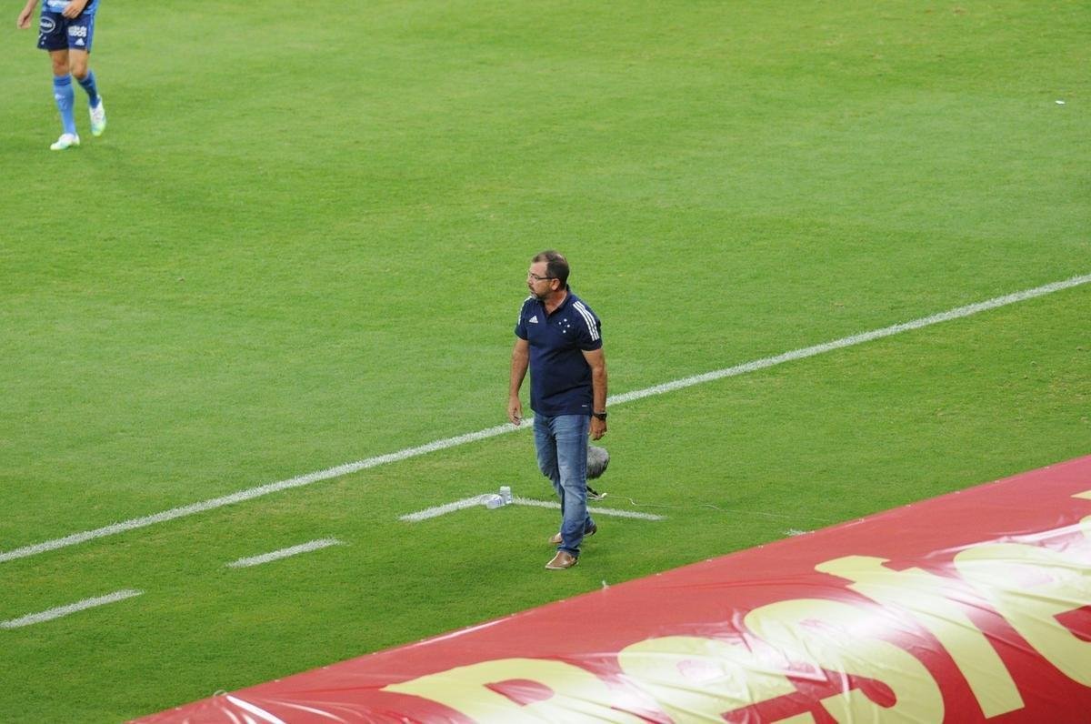 Fotos do duelo entre Cruzeiro e Chapecoense, no Mineiro, pela quarta rodada da Srie B