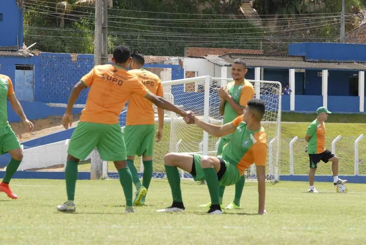 Amrica treina em Macei, no campo do CSA, para enfrentar o Murici-AL, pela Copa do Brasil