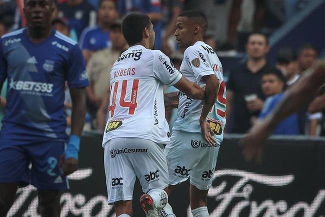Fotos do jogo de ida das oitavas de final da Copa Libertadores, entre Emelec e Atltico, no estdio George Capwell, em Guayaquil, no Equador