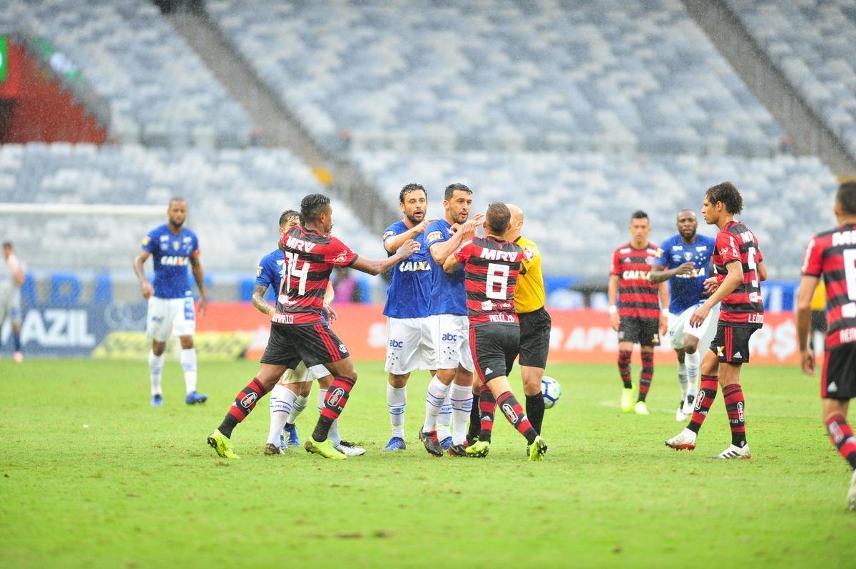 Cruzeiro x Flamengo: fotos do jogo vlido pela 37 rodada do Brasileiro, neste domingo (25/11), no Mineiro (Ramon Lisboa/EM D.A Press)
