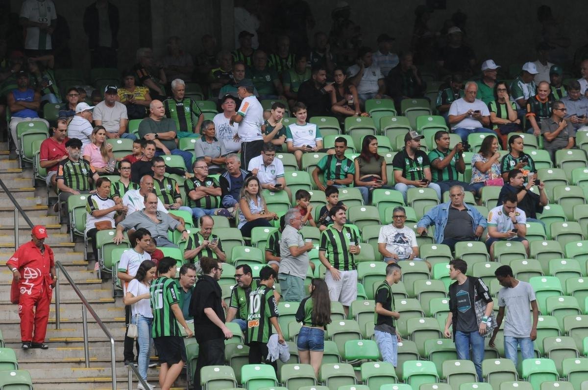 Fotos da vitria do Amrica sobre o Tombense, por 2 a 1, no Independncia, pela stima rodada do Campeonato Mineiro. Triunfo coloca Coelho na liderana do Estadual