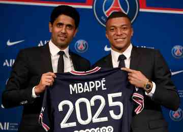 Atacante recusou a investida do Real Madrid e assinou até 2025 com a equipe francesa