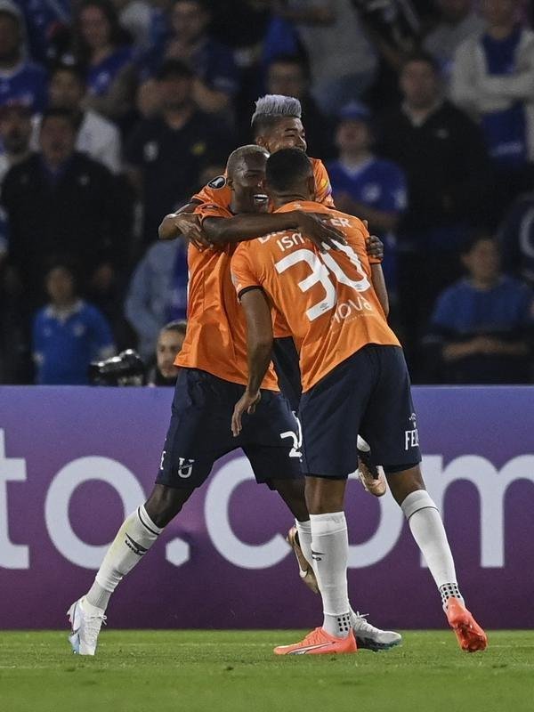 Millonarios-COL venceu Universidad Catlica-EQU por 2 a 1 e ser adversrio do Atltico na terceira fase da Libertadores