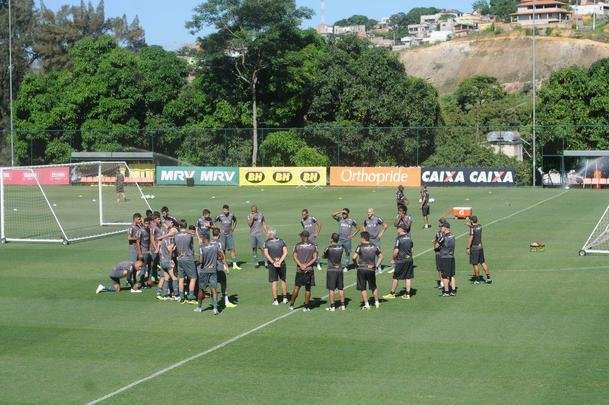 Imagens do treino na Cidade do Galo