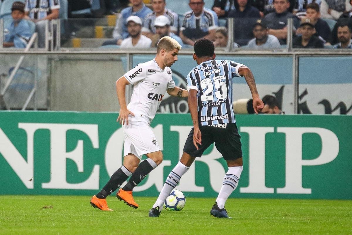 Grmio jogou melhor e conseguiu vitria por 2 a 0 sobre o Atltico na Arena, em Porto Alegre, pela 13 rodada do Campeonato Brasileiro