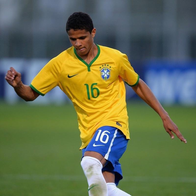 Douglas Santos - Primeira convocação na década com a camisa do Atlético foi em 2015