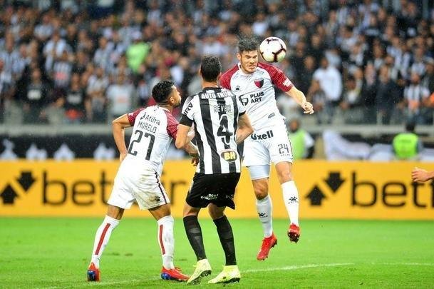 Fotos do primeiro tempo do duelo entre Atltico e Coln, no Mineiro, pela semifinal da Copa Sul-Americana