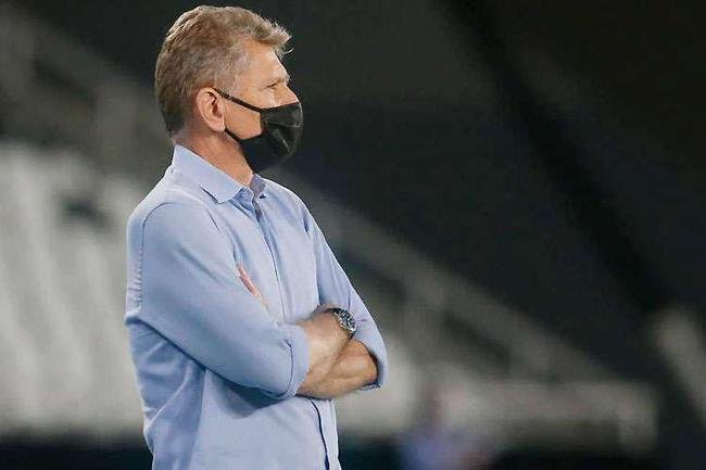 Autuori come�ou o Campeonato Brasileiro no comando do Botafogo. O desempenho abaixo das expectativas fez a diretoria do clube carioca demitir o treinador, em 1� de outubro. Ele foi contratado para ser dirigente/treinador do Athletico-PR em 22 de outubro.
