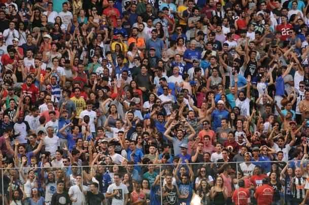 Imagens do jogo entre Minas Locomotiva e Get Eagles no Independncia