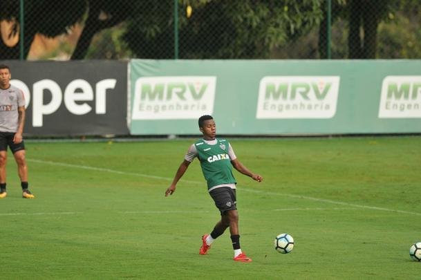 O elenco do Atltico treinou nesta quinta-feira de olho no jogo contra o Corinthians, neste domingo