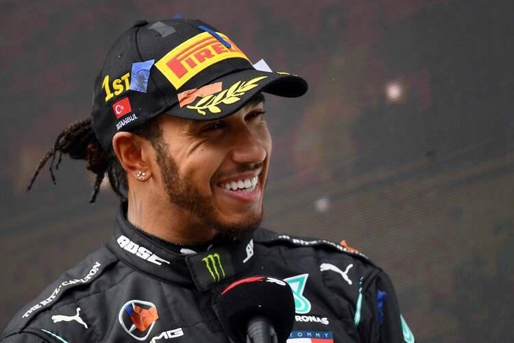 1 - Lewis Hamilton. Piloto da Mercedes recebe  40 milhes anuais (quase R$ 300 milhes)