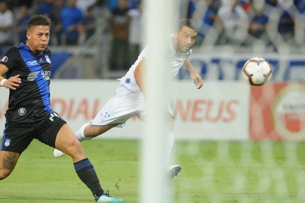 Equipes se enfrentaram pela sexta rodada do Grupo B da Copa Libertadores