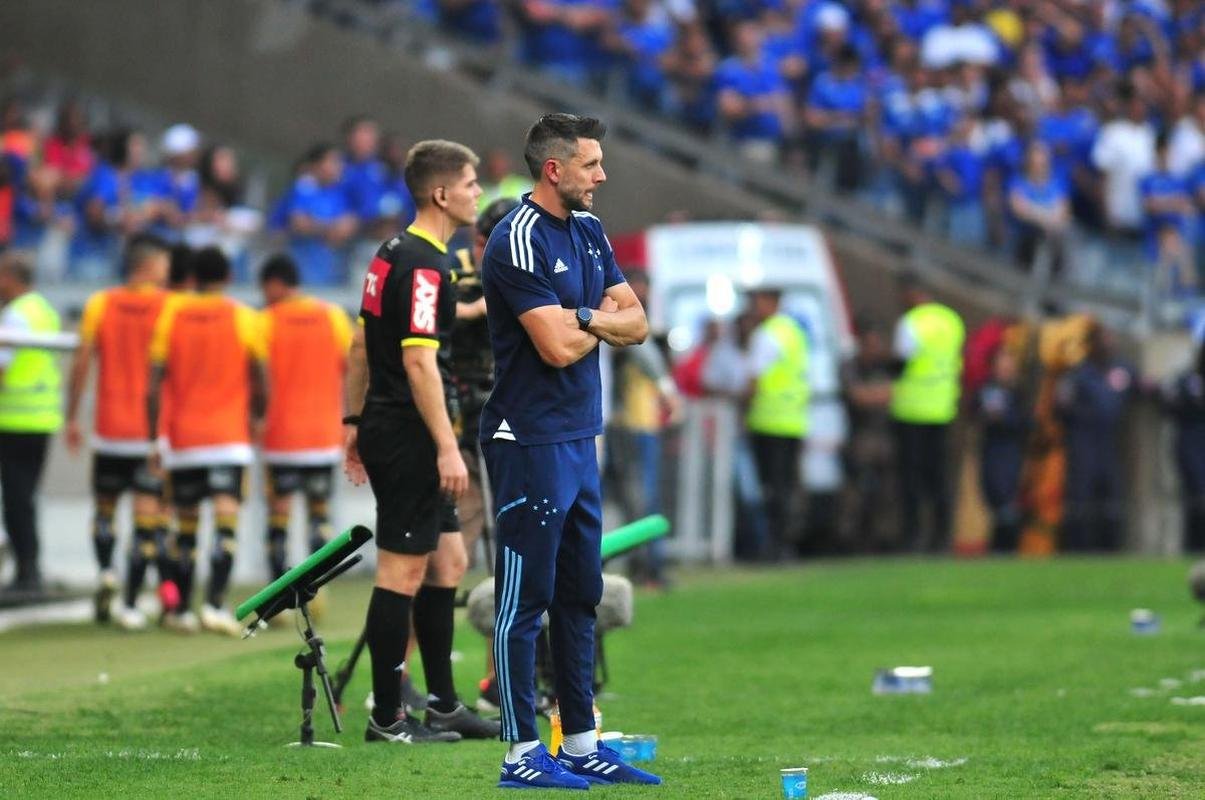 Fotos do jogo entre Cruzeiro e Cricima, neste domingo (4), no Mineiro, pela 28 rodada da Srie B
