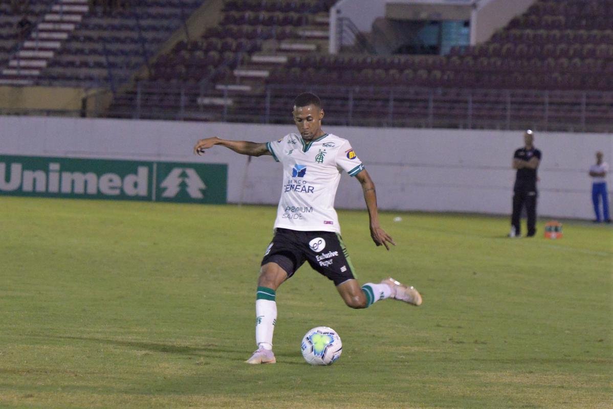 Amrica enfrentou o time paulista no estdio Fonte Luminosa