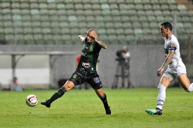 Fotos de Amrica x Athletic, no Independncia, pelo Campeonato Mineiro