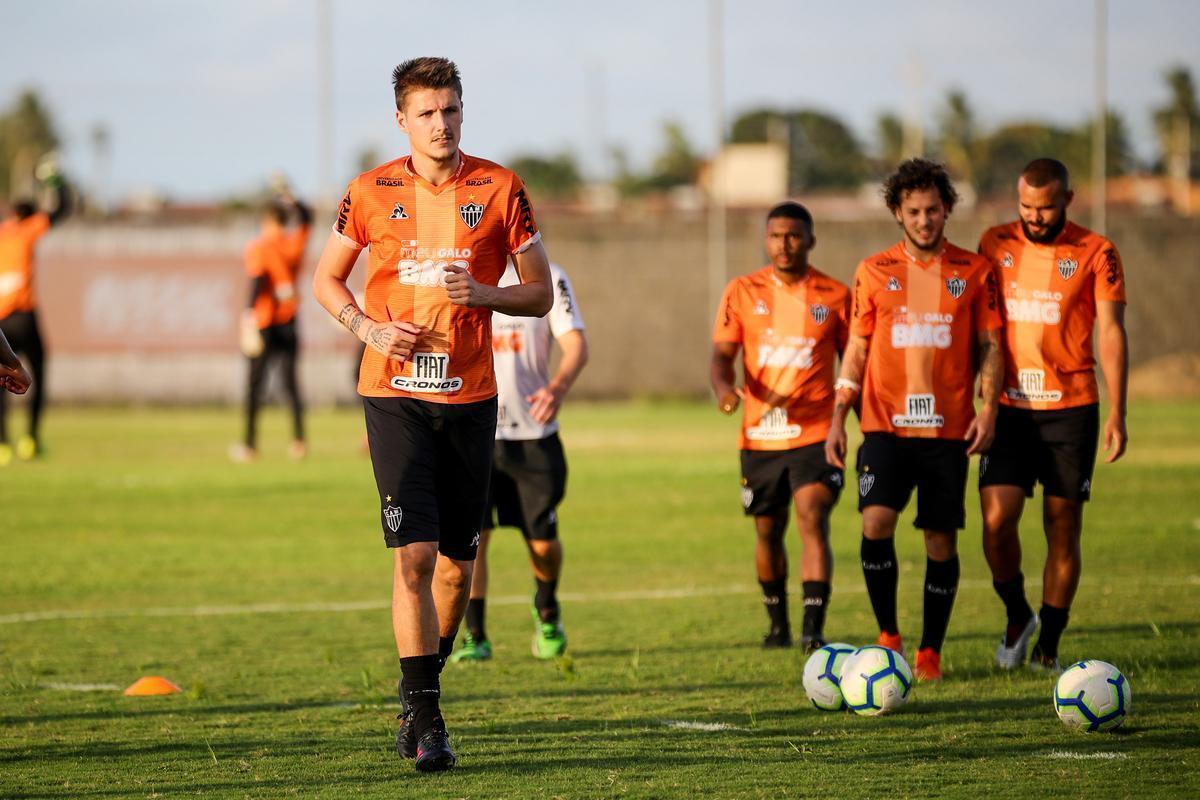 Fotos do primeiro treino comandado por Vagner Mancini no Atltico