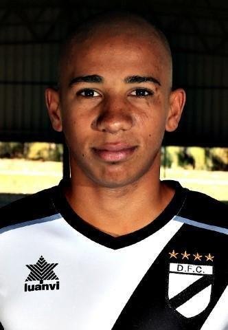 5 - Pablo Siles:  meio-campista formado no Danubio e tem 21 anos. 