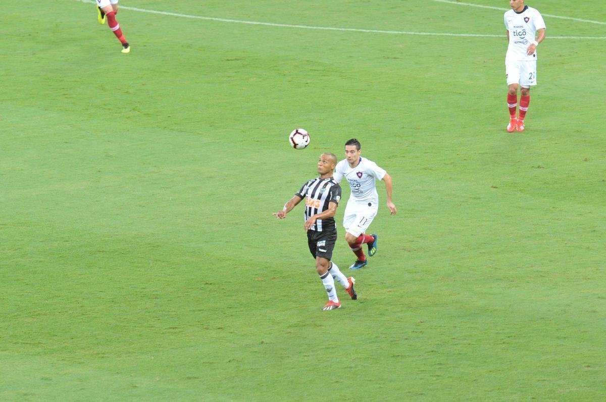 Fotos do duelo entre Atltico e Cerro Porteo, no Mineiro, pelo Grupo E da Copa Libertadores
