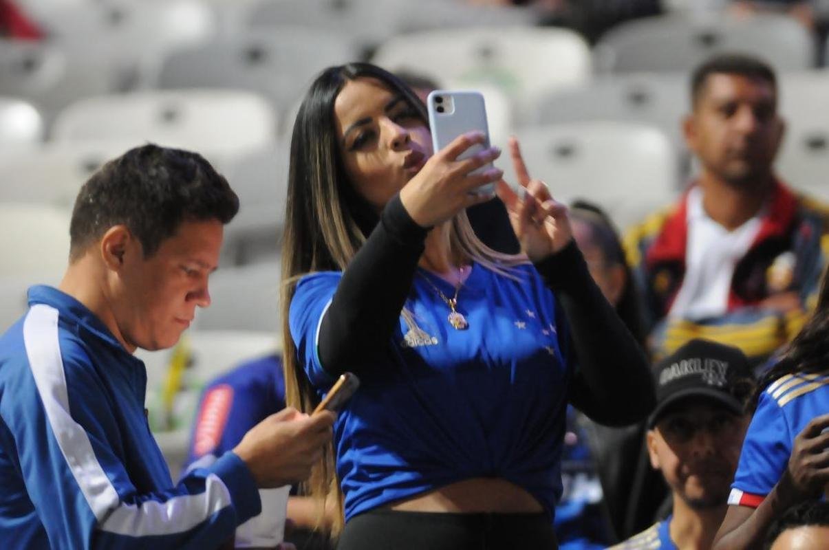 Torcedores do Cruzeiro no jogo com o Vila Nova, no Mineiro