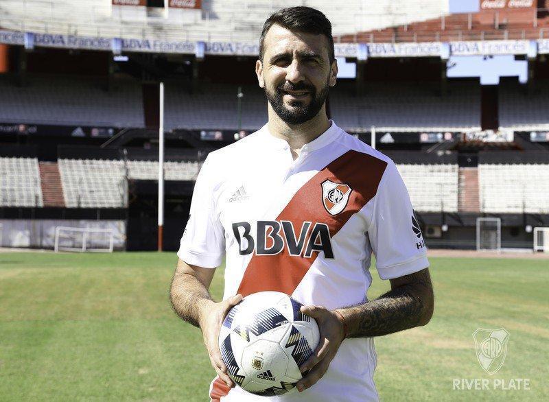 Lucas Pratto - atacante se transferiu do So Paulo para o River Plate
