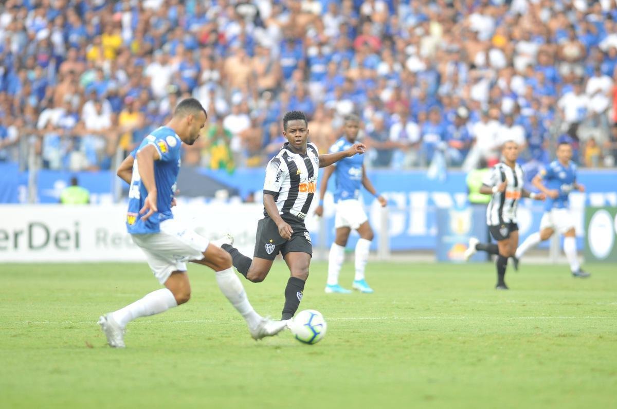 Fotos do primeiro tempo do clssico entre Cruzeiro e Atltico, no Mineiro, pelo Brasileiro