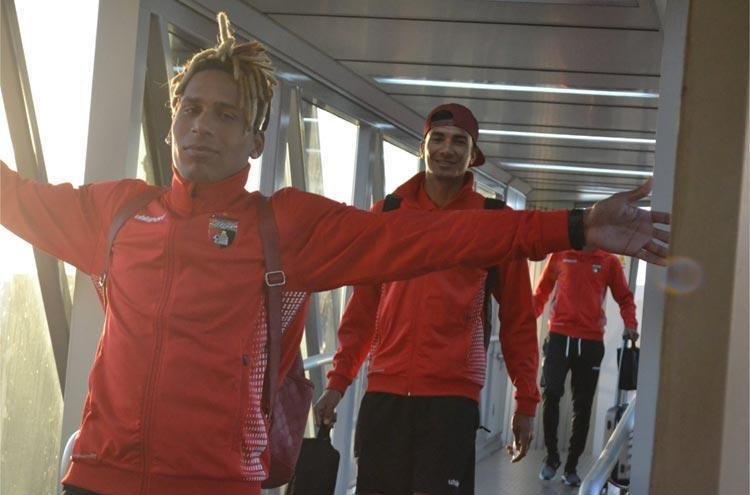 Imagens do embarque do Deportivo Lara para Belo Horizonte